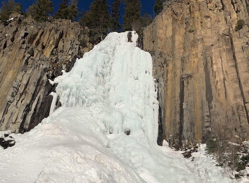 palisade falls frozen over in winter