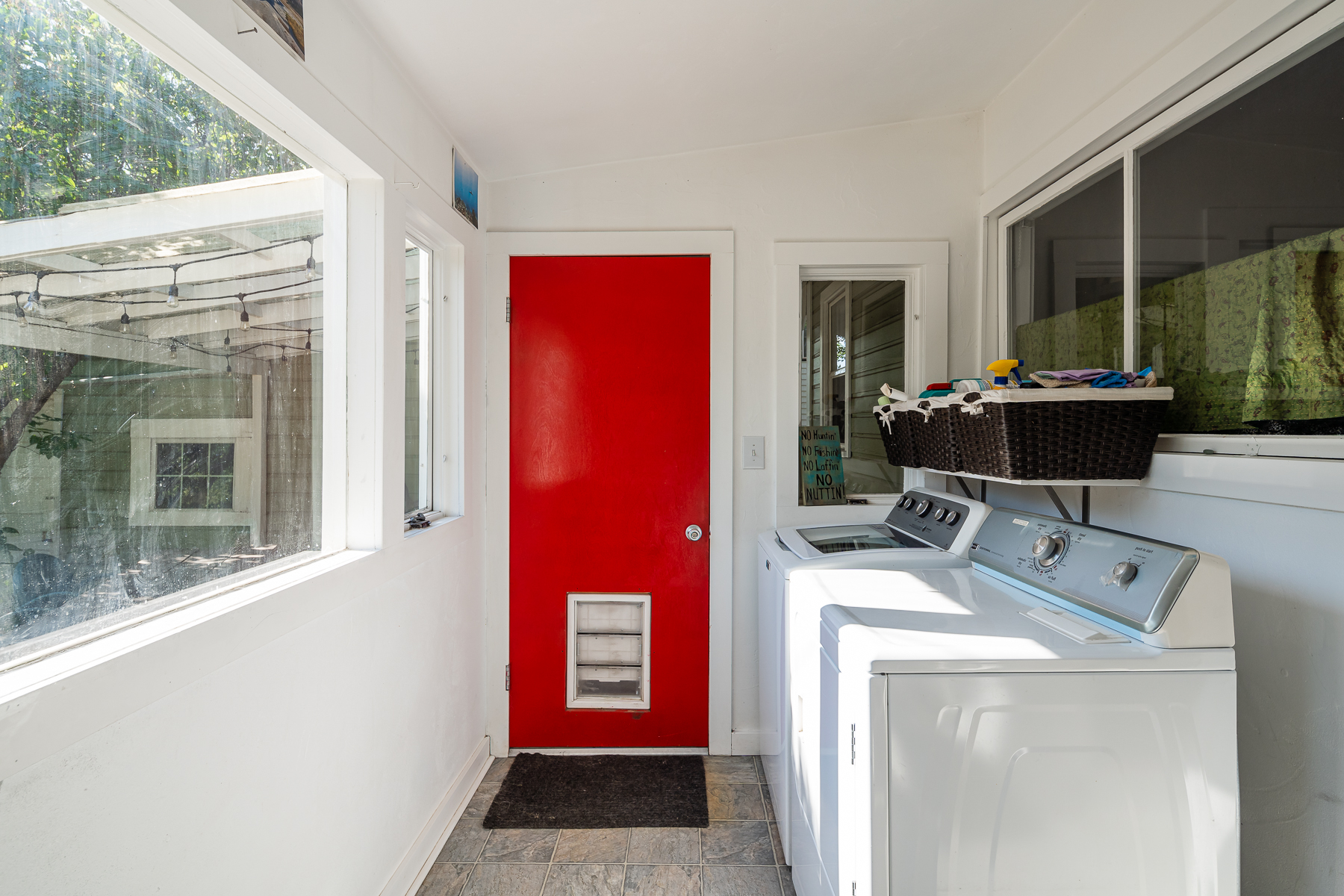 324 North Wallace Avenue laundry room