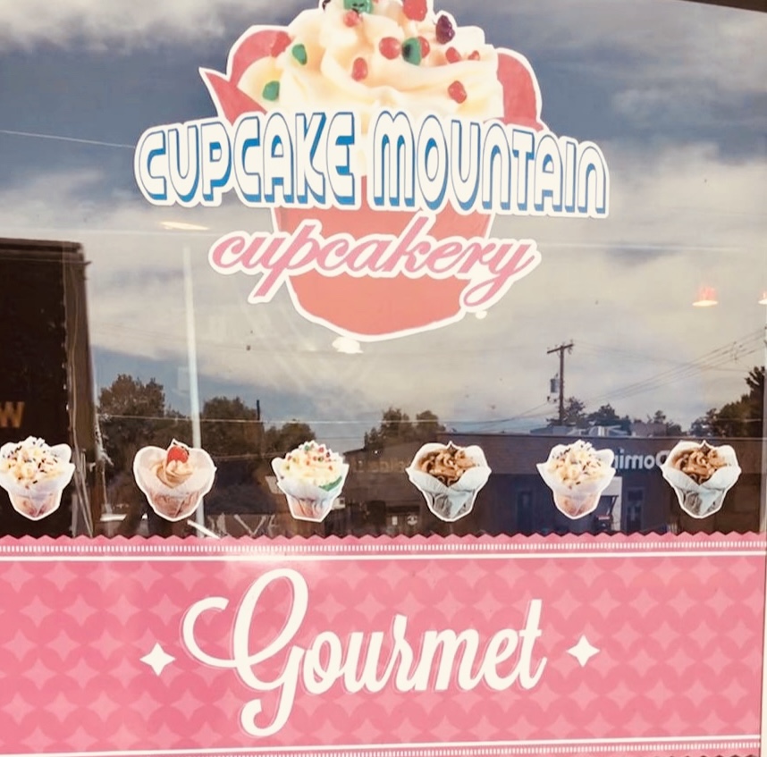 Window signage for cupcake Mountain Cupcakery