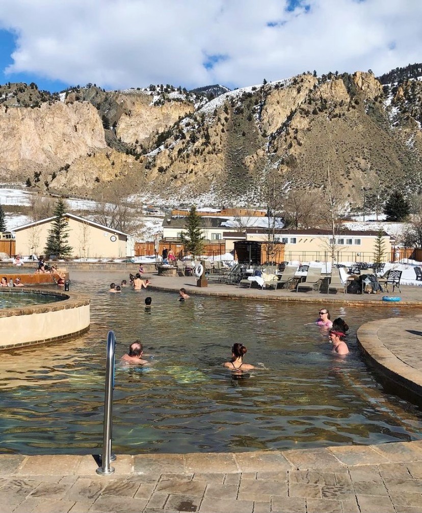 pools at yellowstone hot springs