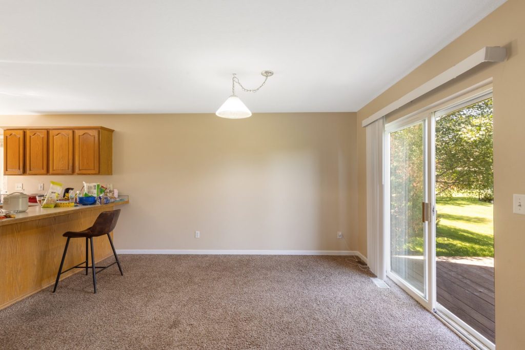 519 N 19th Avenue, Unit C, dining area