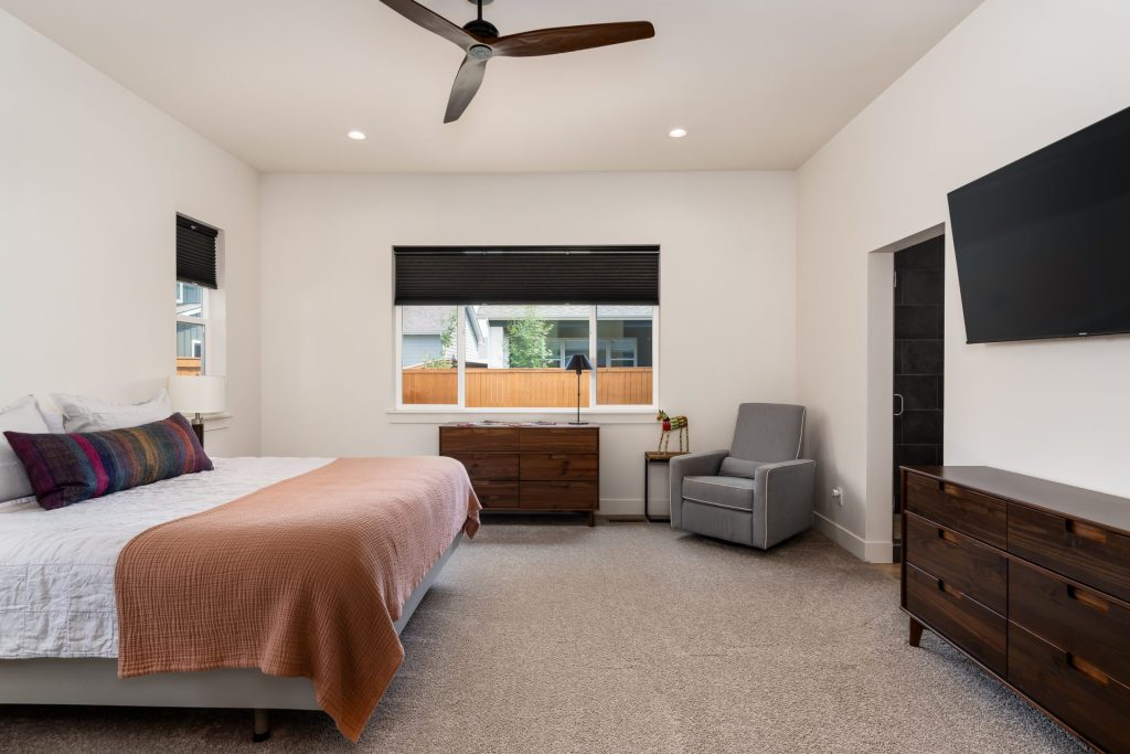 904 Halfpipe Street, primary bedroom suite