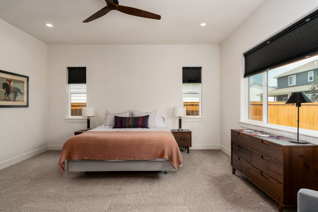 904 Halfpipe Street, primary bedroom suite