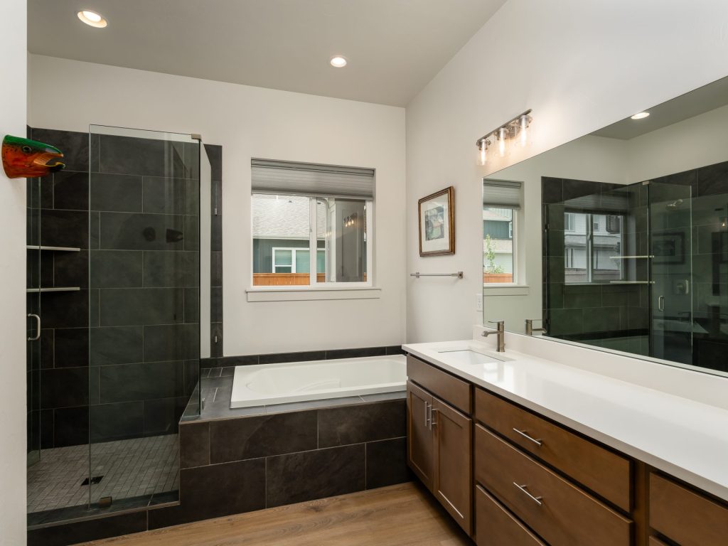 904 Halfpipe Street, primary suite bathroom